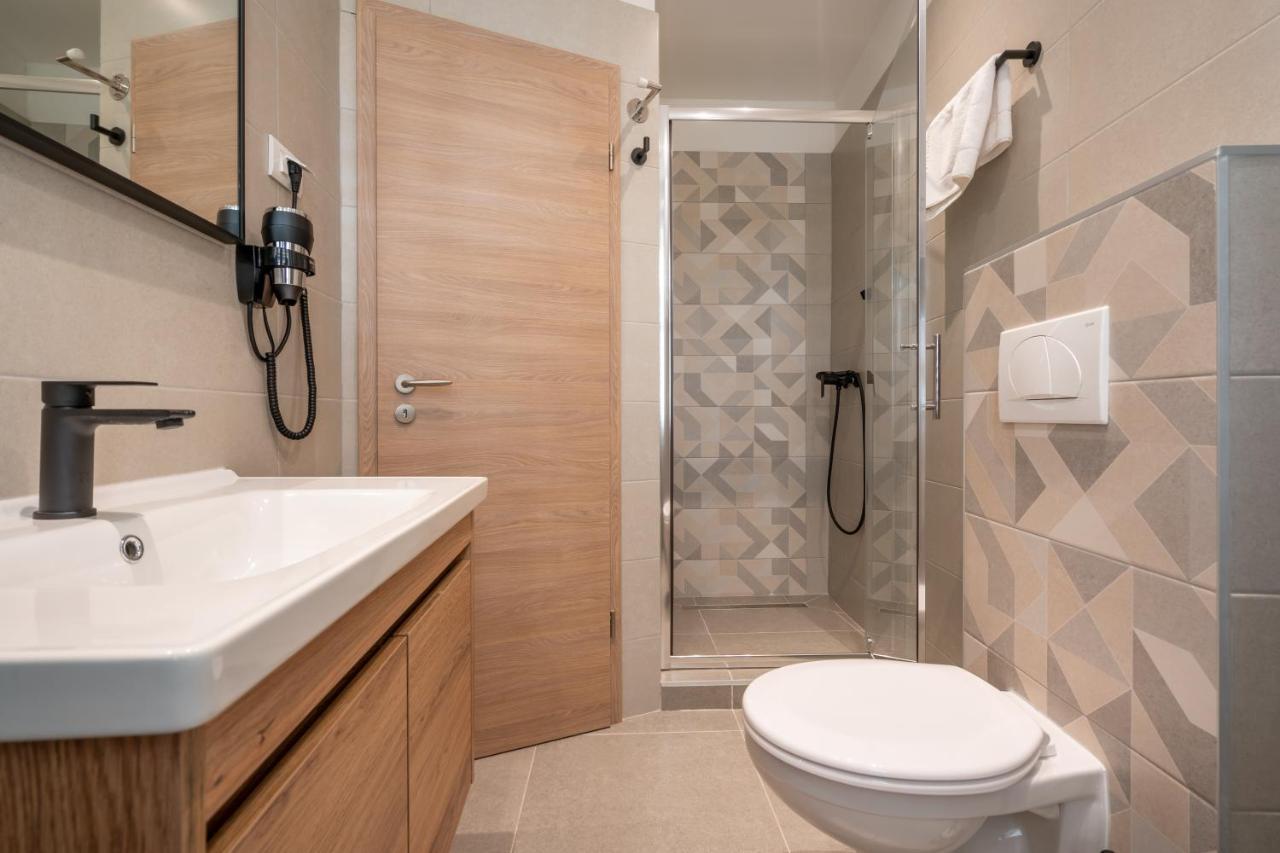 Aaa Apartments & Rooms With Free Parking プーラ エクステリア 写真