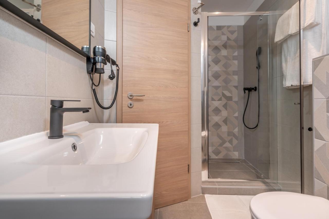 Aaa Apartments & Rooms With Free Parking プーラ エクステリア 写真
