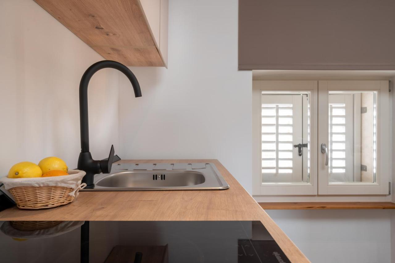 Aaa Apartments & Rooms With Free Parking プーラ エクステリア 写真